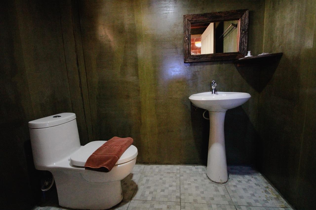 Ma Der Bua Hotel Kumphawapi Exterior foto